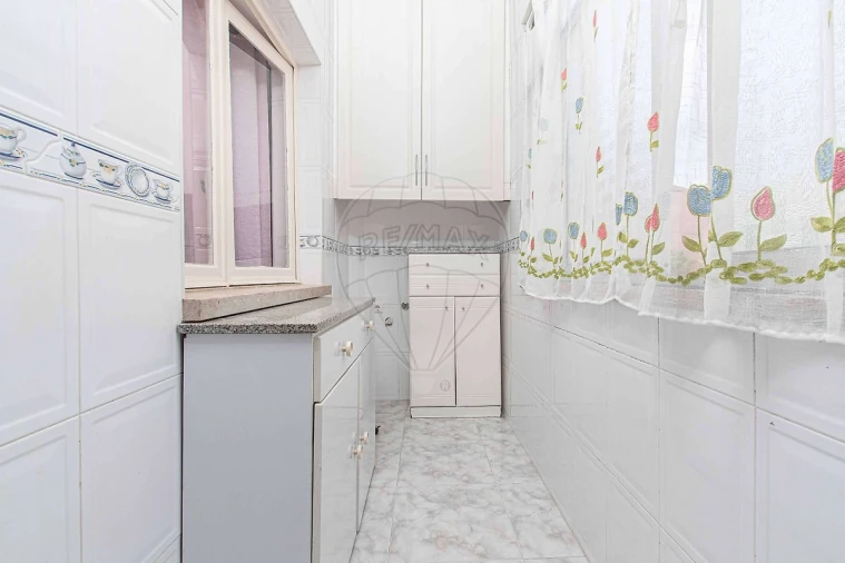 Apartamento T1 para Venda em Vila Franca de Xira Foto 18