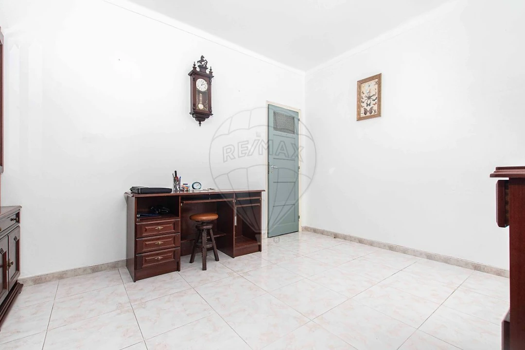 Apartamento T1 para Venda em Vila Franca de Xira Foto 12