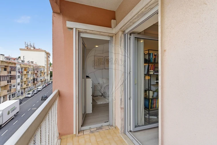 Apartamento T2 para Venda em Algueirão-Mem Martins Foto 9