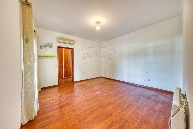 Moradia T5 para Venda em São João da Ribeira e Ribeira de São João Foto 16