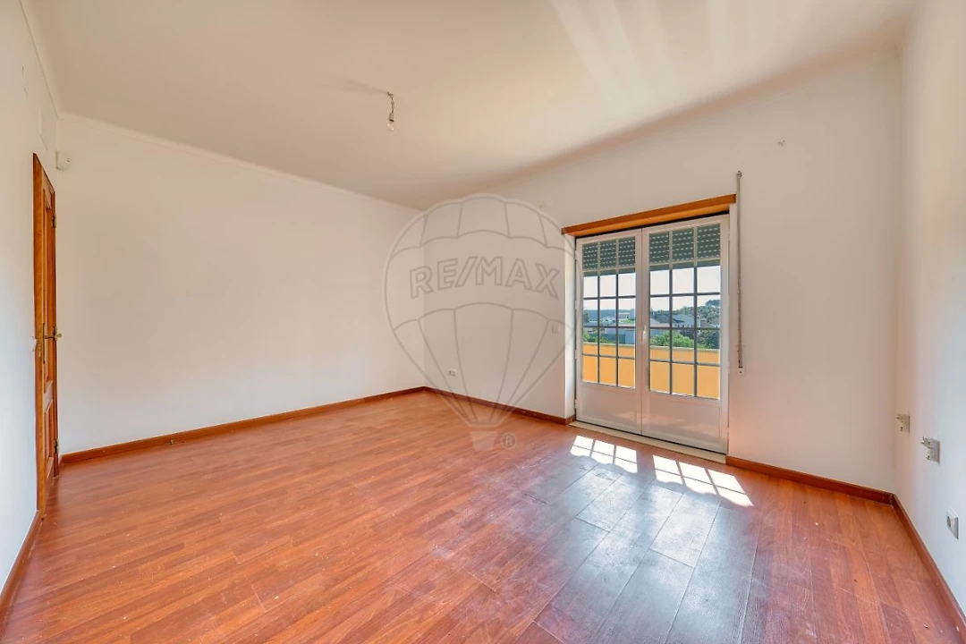 Moradia T5 para Venda em São João da Ribeira e Ribeira de São João Foto 12