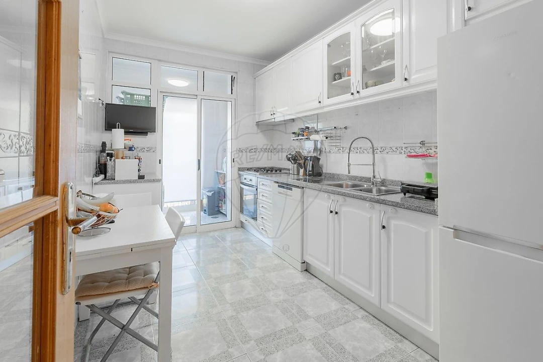 Apartamento T2 para Venda em Pedroso e Seixezelo Foto 8