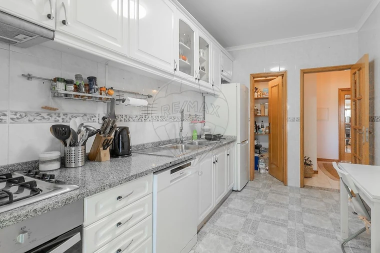 Apartamento T2 para Venda em Pedroso e Seixezelo Foto 9