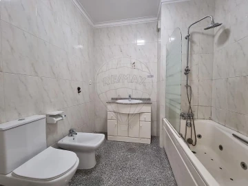 Apartamento T2 para Arrendamento em Pedroso e Seixezelo