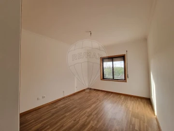 Apartamento T2 para Arrendamento em Pedroso e Seixezelo