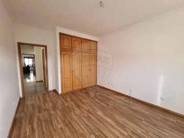 Apartamento T2 para Arrendamento em Pedroso e Seixezelo