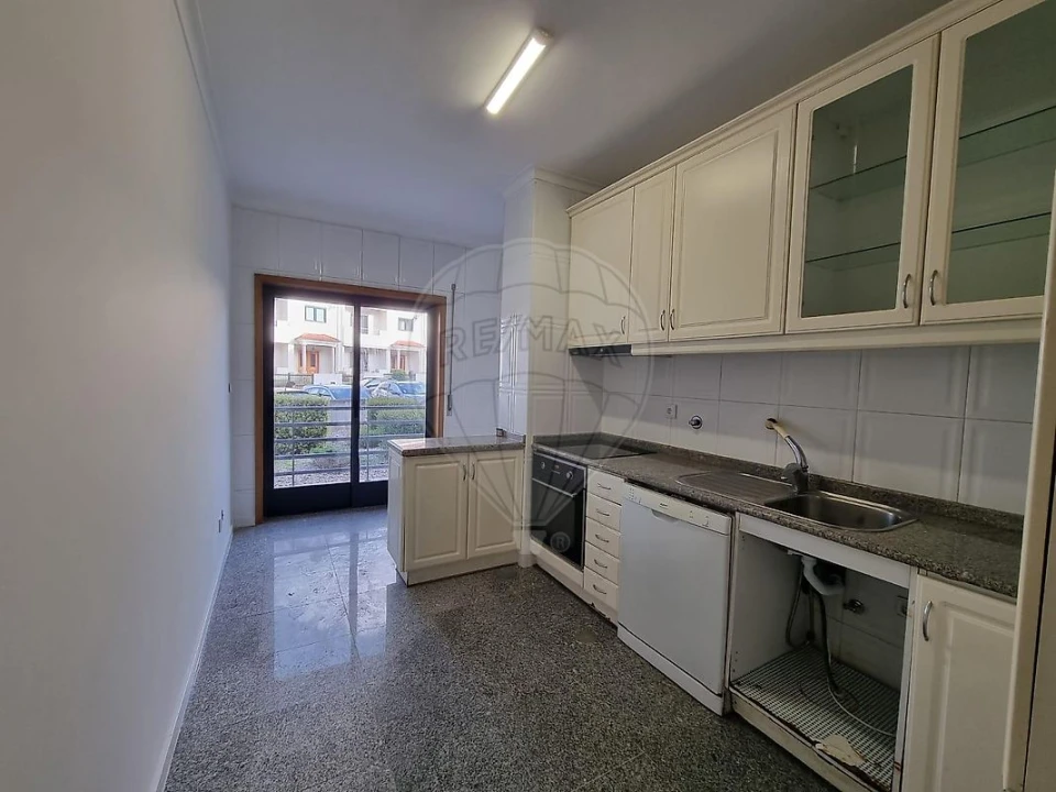 Apartamento T2 para Arrendamento em Pedroso e Seixezelo Foto 1