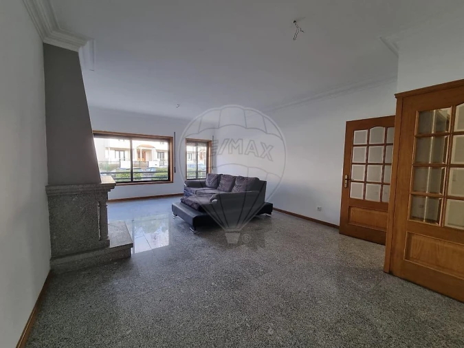 Apartamento T2 para Arrendamento em Pedroso e Seixezelo Foto 5