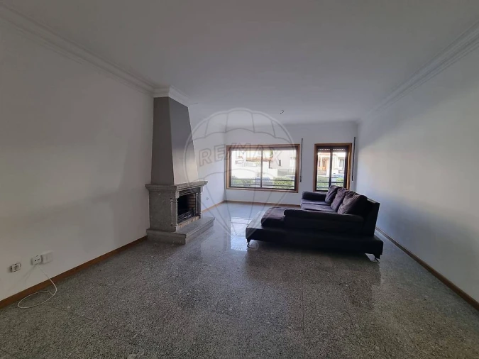 Apartamento T2 para Arrendamento em Pedroso e Seixezelo Foto 3
