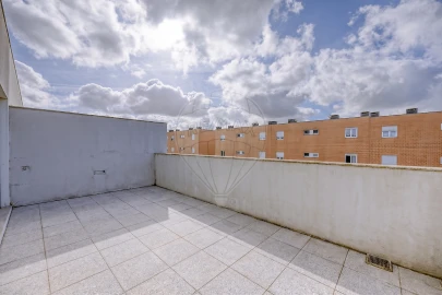 Moradia T3 para Arrendamento em Madalena