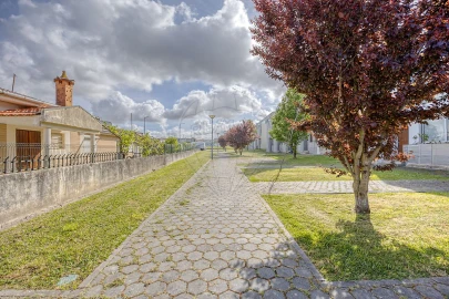 Moradia T3 para Arrendamento em Madalena