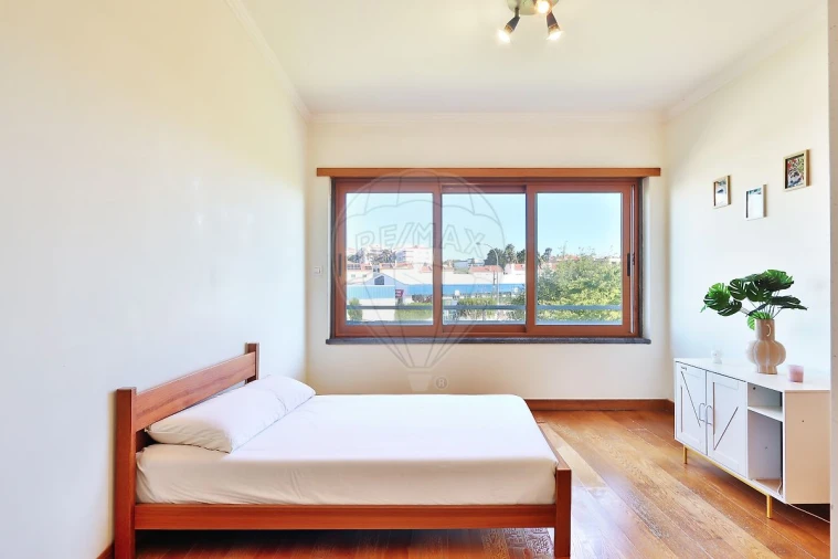 Apartamento T3 para Venda em São Domingos de Rana Foto 2