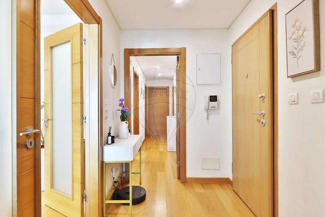 Apartamento T3 para Venda em São Domingos de Rana Foto 17