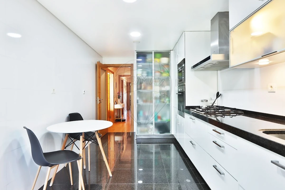 Apartamento T3 para Venda em São Domingos de Rana Foto 26