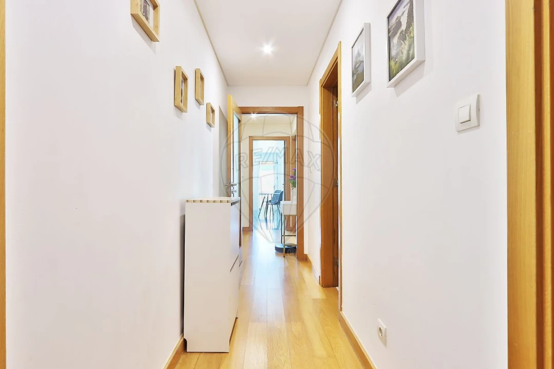 Apartamento T3 para Venda em São Domingos de Rana Foto 5
