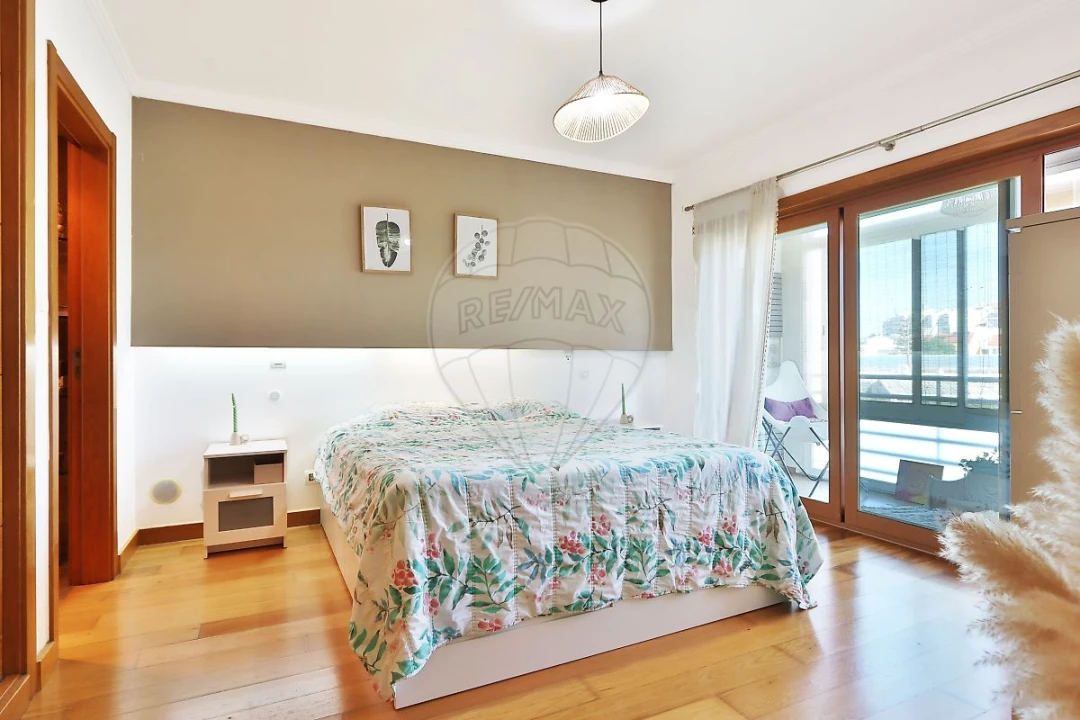 Apartamento T3 para Venda em São Domingos de Rana Foto 6