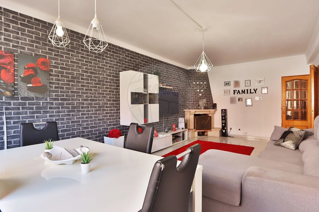 Apartamento T2 para Venda em Cacém e São Marcos Foto 12
