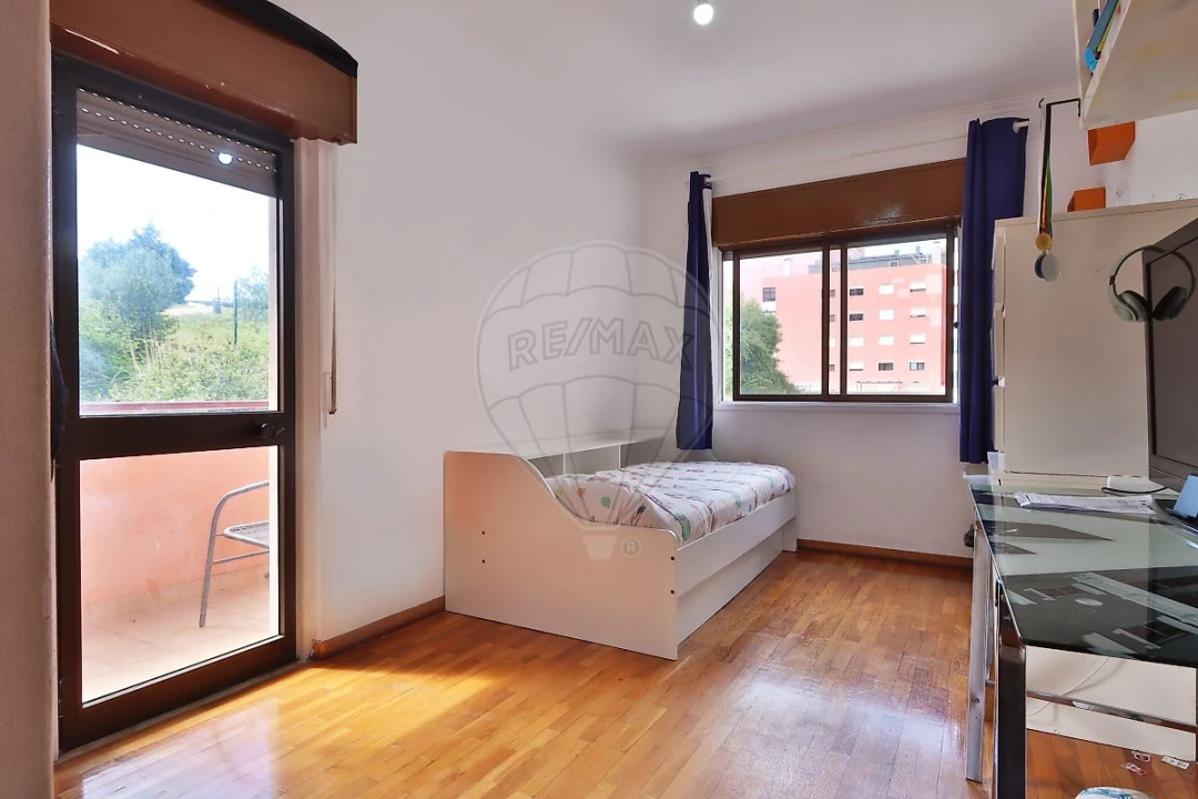 Apartamento T2 para Venda em Cacém e São Marcos Foto 1
