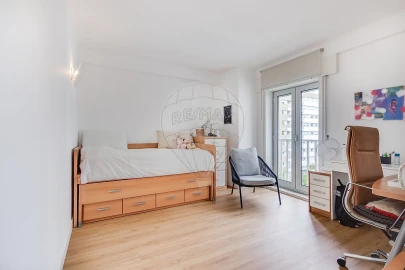 Apartamento T4 para Venda em Lumiar