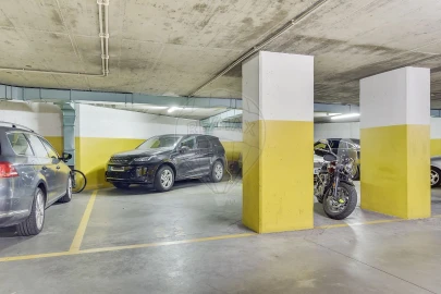 Apartamento T4 para Venda em Lumiar