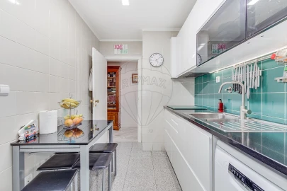 Apartamento T4 para Venda em Lumiar