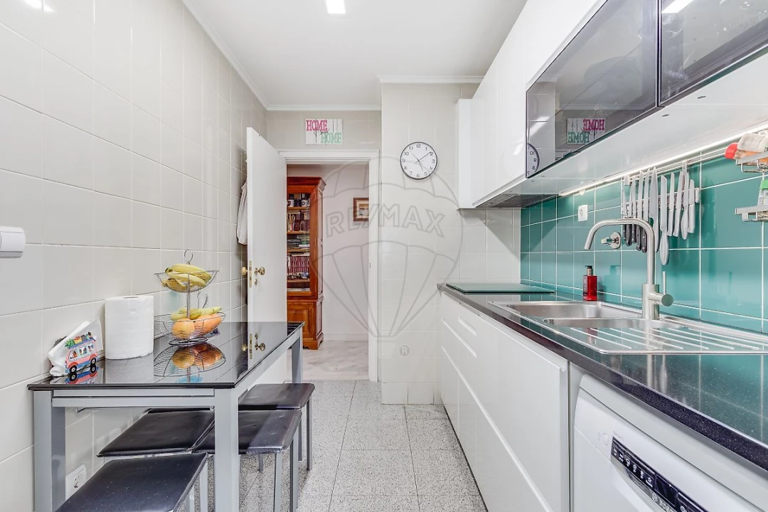 Apartamento T4 para Venda em Lumiar Foto 35