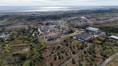 Terreno para Venda em Vialonga
