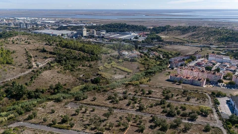 Terreno para Venda em Vialonga