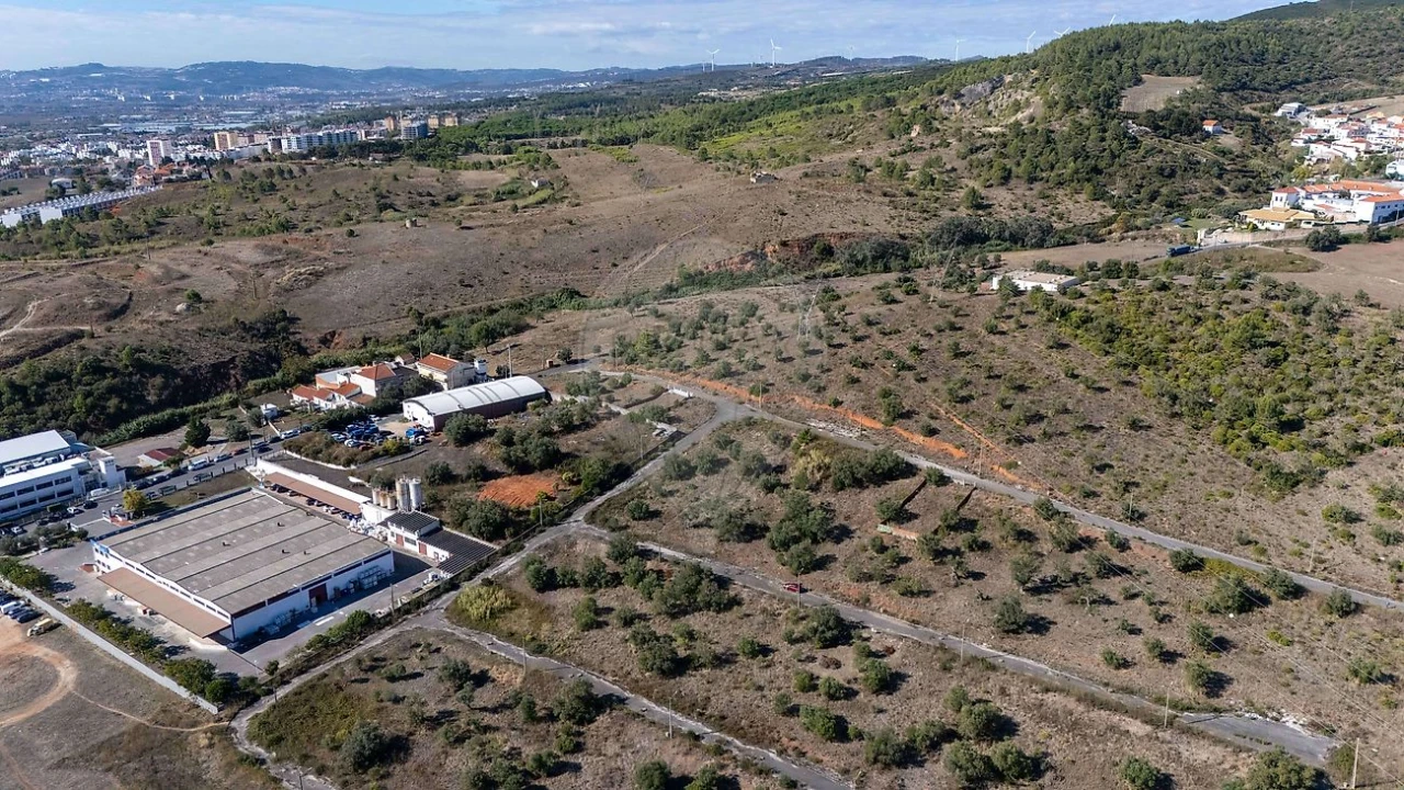 Terreno para Venda em Vialonga Foto 1