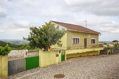 Moradia T2 para Venda em Lamas e Cercal