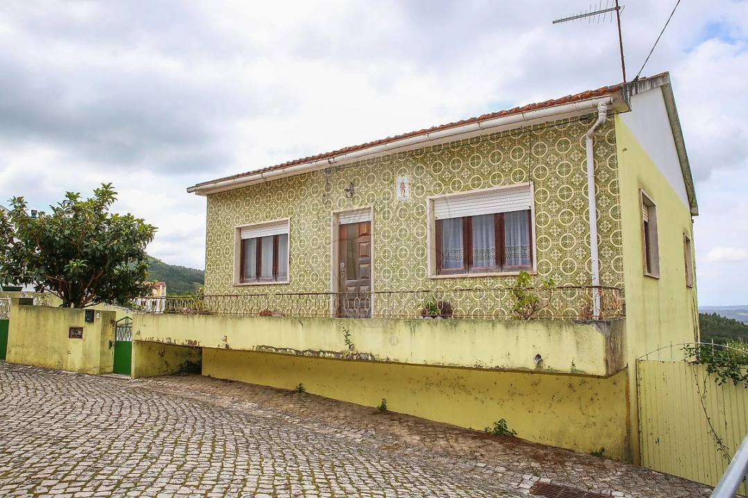 Moradia T2 para Venda em Lamas e Cercal Foto 2
