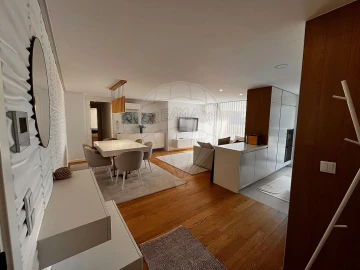 Apartamento T2 para Arrendamento em Glória e Vera Cruz
