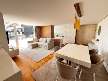 Apartamento T2 para Arrendamento em Glória e Vera Cruz