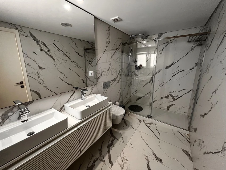 Apartamento T2 para Arrendamento em Glória e Vera Cruz Foto 5