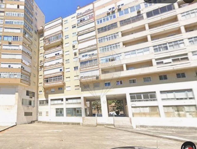 Apartamento T3 para Venda em Lumiar Foto 3