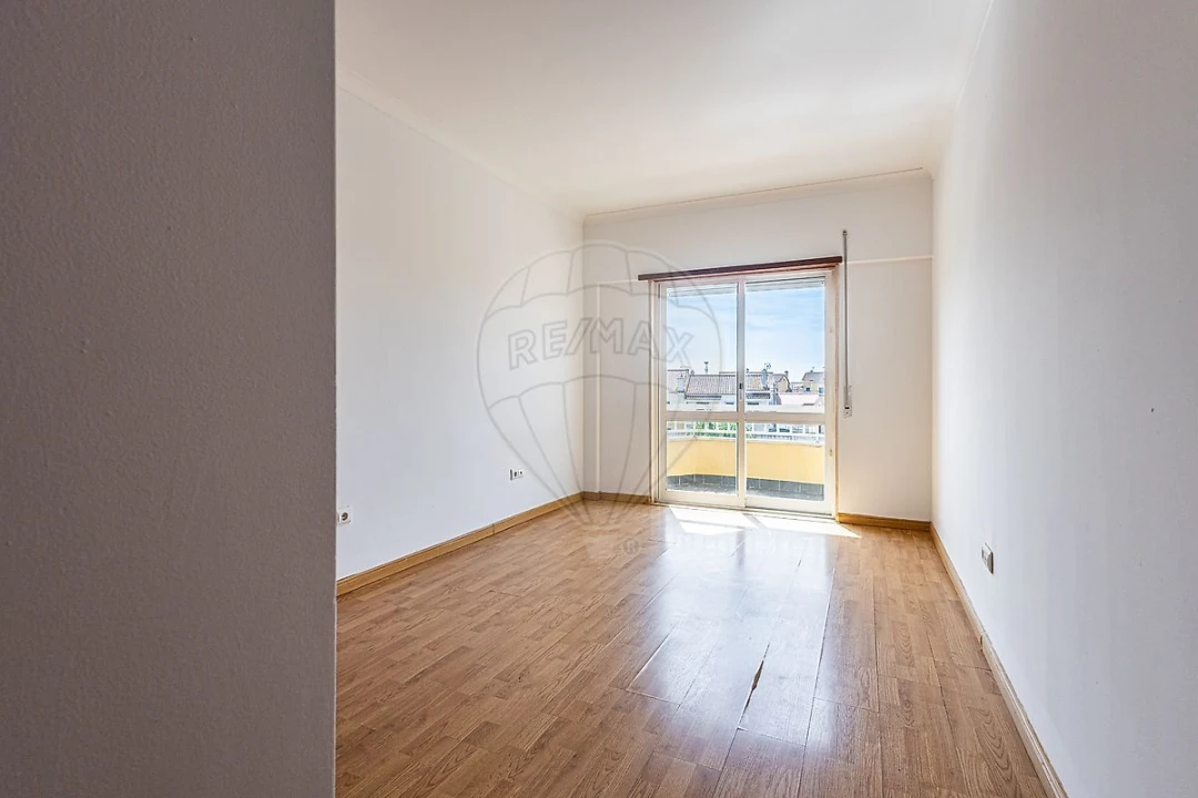 Apartamento T3 para Venda em Benavente Foto 3