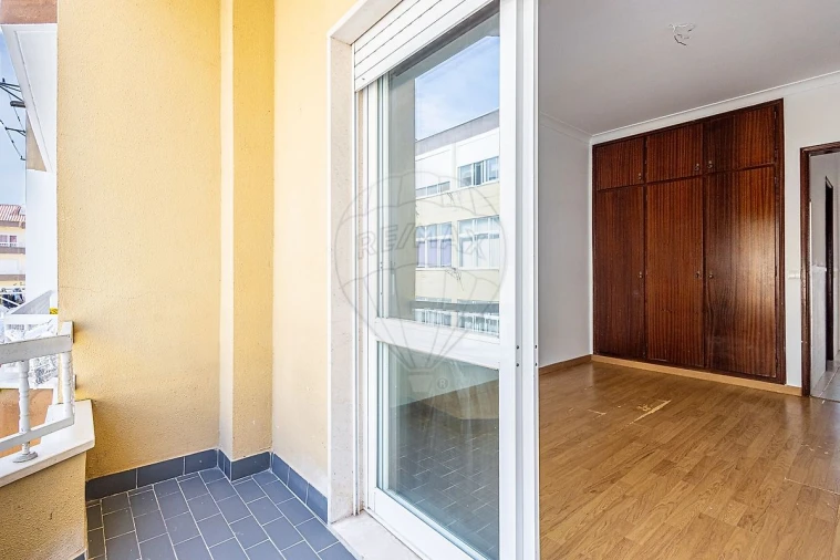 Apartamento T3 para Venda em Benavente Foto 2