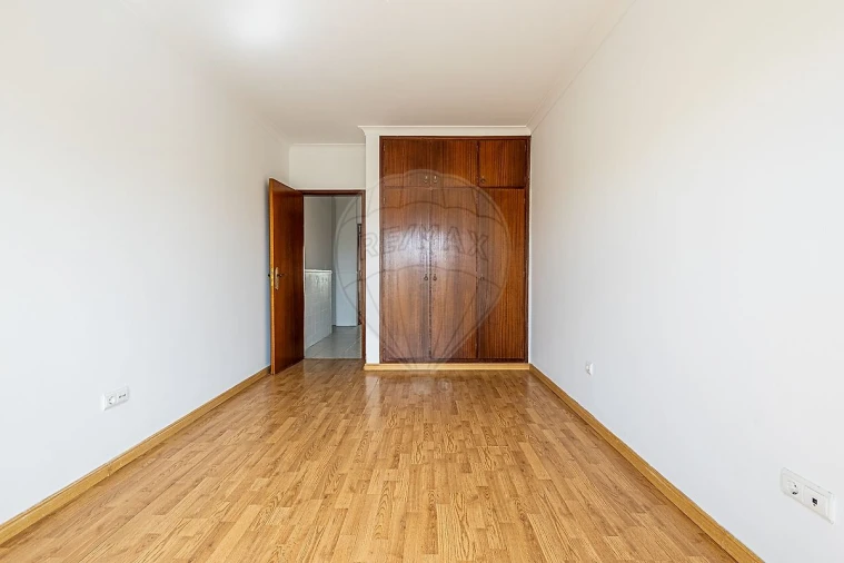 Apartamento T3 para Venda em Benavente Foto 4