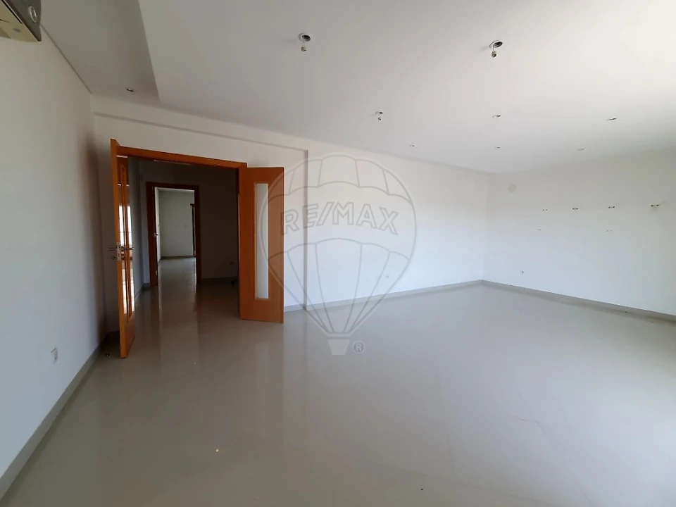 Apartamento T4 para Venda em Pinhal Novo Foto 24