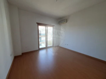 Apartamento T4 para Venda em Pinhal Novo
