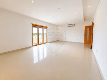 Apartamento T4 para Venda em Pinhal Novo