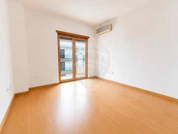 Apartamento T4 para Venda em Pinhal Novo
