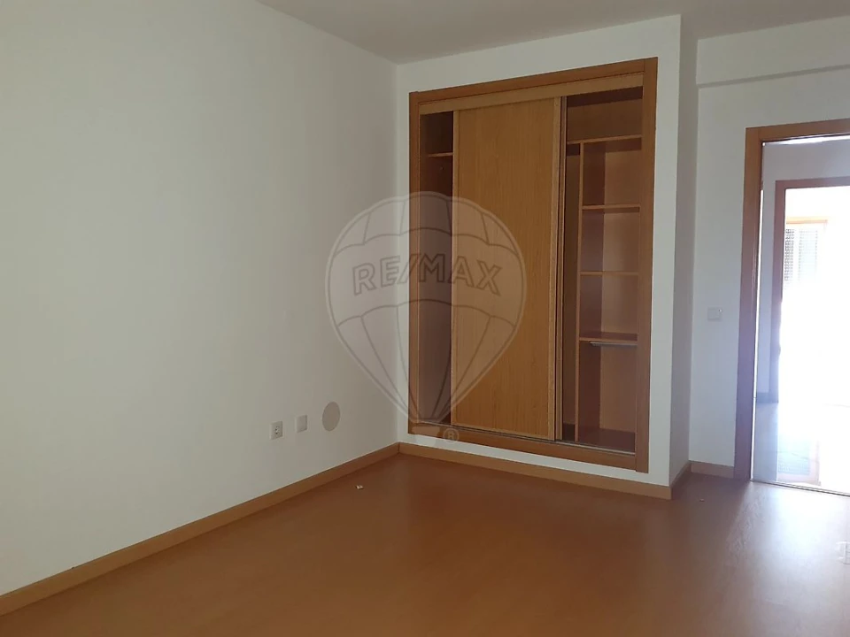 Apartamento T4 para Venda em Pinhal Novo Foto 17