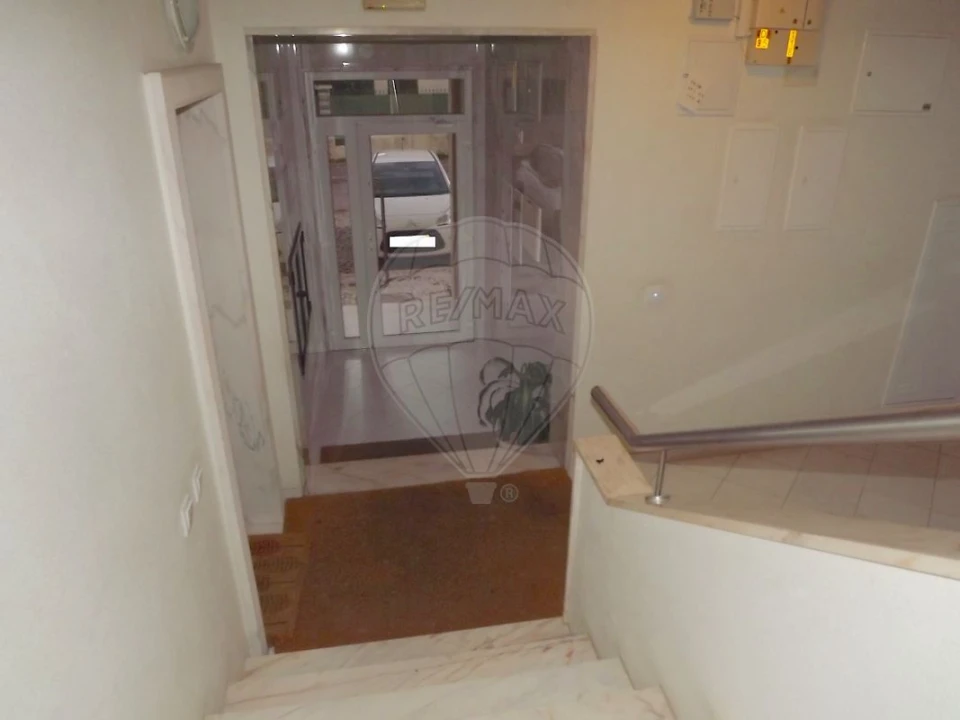 Apartamento T4 para Venda em Pinhal Novo Foto 9