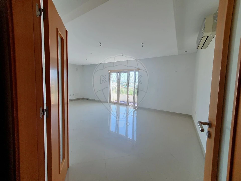 Apartamento T4 para Venda em Pinhal Novo Foto 23