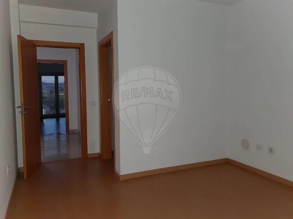 Apartamento T4 para Venda em Pinhal Novo Foto 22