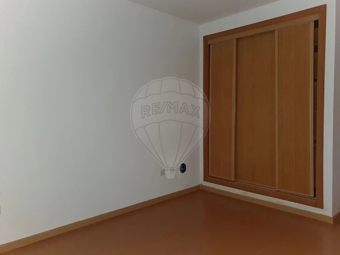 Apartamento T4 para Venda em Pinhal Novo Foto 25