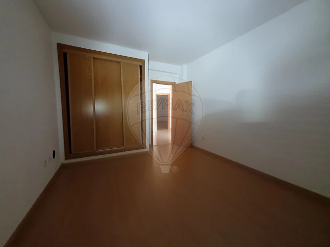 Apartamento T4 para Venda em Pinhal Novo Foto 28