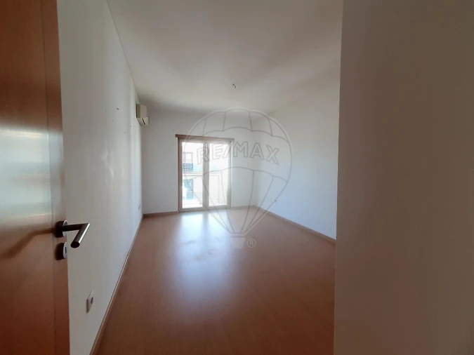 Apartamento T4 para Venda em Pinhal Novo Foto 13