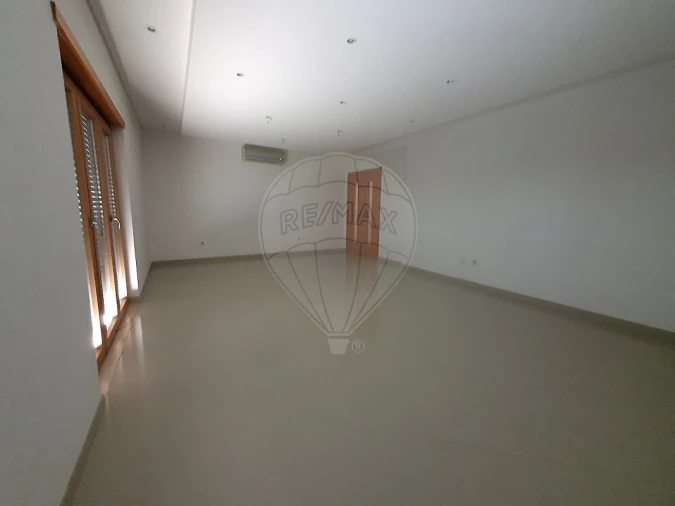 Apartamento T4 para Venda em Pinhal Novo Foto 8